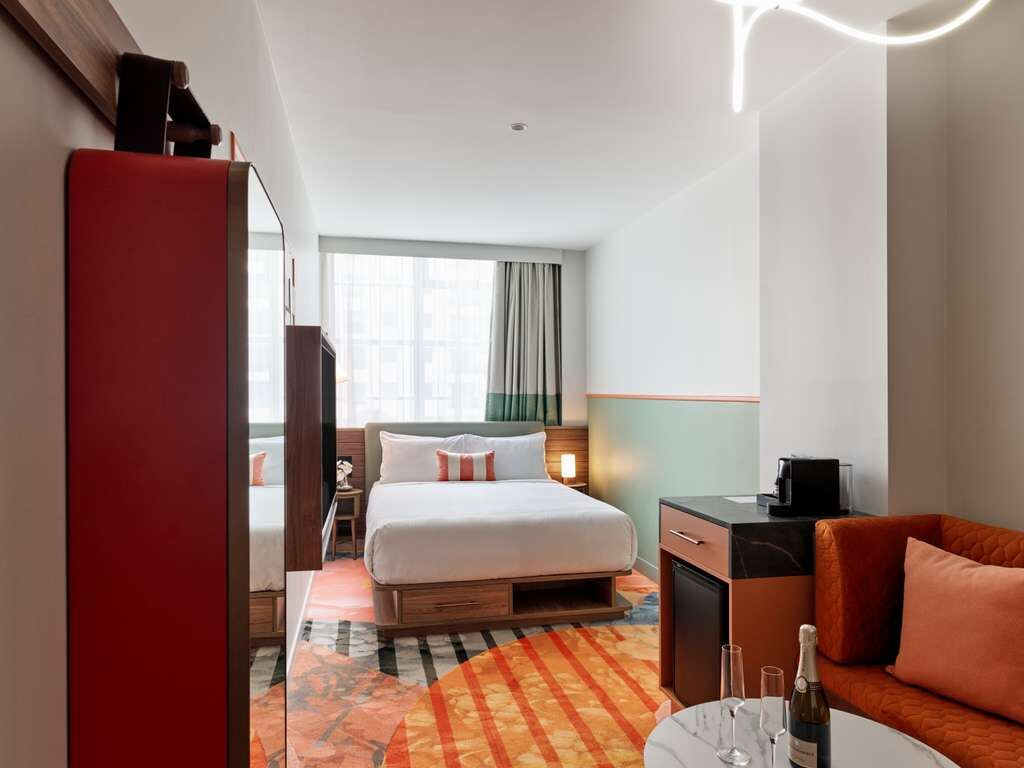 Clarence Hotel, Sydney CBD 5
